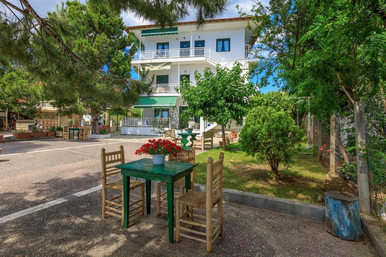 Agapitos Apartments Нікіті Екстер'єр фото