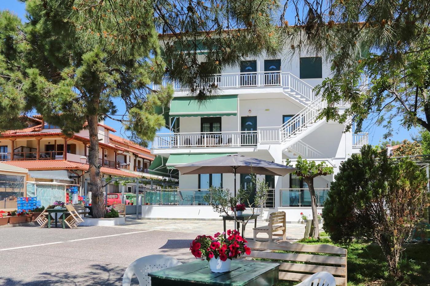 Agapitos Apartments Нікіті Екстер'єр фото